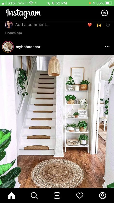 Boho Stairway Decor, Flur Boho Style, Stairway Decorating, Stairs Design Interior, Mudroom Decor, British Home, Living Room Plants, Stair Decor, Home Decor Crate