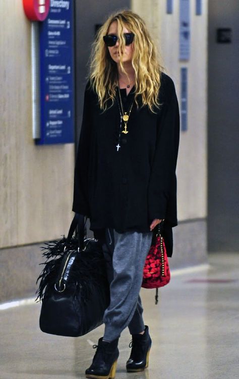 cd0dce8fca267bf1fb86cf43e18d5598desc50820724ri Mary Kate Olsen Style, Ashley Olsen Style, Olsen Style, Olsen Fashion, Olsen Twins Style, Total Girl, Crazy Person, Kate Olsen, Mary Kate Ashley