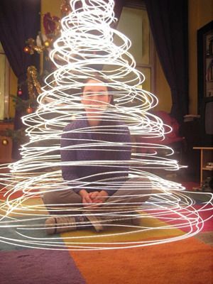 arrested motion — Photography as art.. people are so creative… ... Christmas Tree Photography, Light Painting Photography, Photo Posing, Light Writing, Motion Photography, Photo Class, Christmas Photography, Photography Camera, Photo Projects