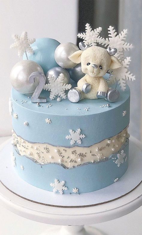 20. Baby 2nd Birthday Blue and White Winter Cake As the nights draw in, retreat to the warmth of the kitchen and bake sweet... Winter Baby Shower Cake Boy, White Winter Cake, Winter Torte, Winter Cakes, Winter Wonderland Cake, Christmas Themed Cake, Baby First Birthday Cake, Christmas Cake Designs