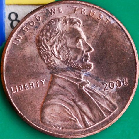 2008 Penny Value - Find out how much your 2008 pennies are worth here! Plus, a list of rare and valuable 2008 penny errors you should be looking for. via @lynnettewalczak Penny Value Chart, Wheat Penny Value, Rare Coin Values, Old Pennies Worth Money, Silver Penny, Old Coins Value, Rare Pennies, Valuable Pennies, Penny Values