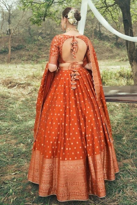 Designer Wedding Outfits, Latest Bridal Lehenga Designs, Orange Lehenga, Rajasthani Dress, Lehenga Pattern, Wedding Outfits For Women, Bridal Blouses, Simple Lehenga, Indian Outfits Lehenga