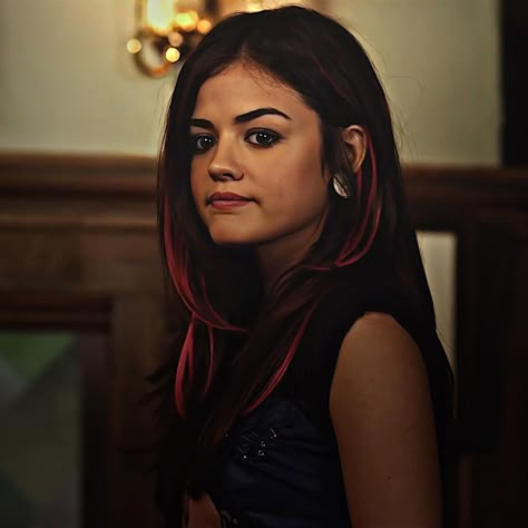 Aria Pink Hair, Aria Montgomery Hair, Aria Aesthetic, Aria Pretty Little Liars, Hair Dye Shades, Pretty Little Liars Aria, Dresses Hairstyles, Pink Hair Dye, Hair Dyed