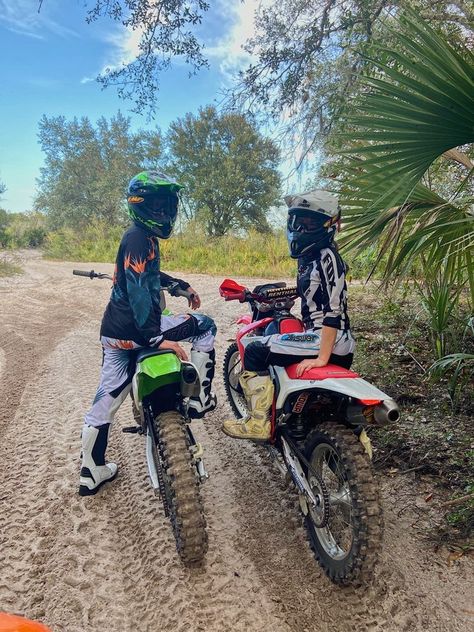 Dirt Bike Riding Aesthetic, Dirt Bikes Aesthetic, Dirtbikes Aesthetic, Dirtbike Aesthetic, Dirt Bike Aesthetic, Motocross Aesthetic, Dirt Bike Couple, Motocross Couple, Motocross Girls