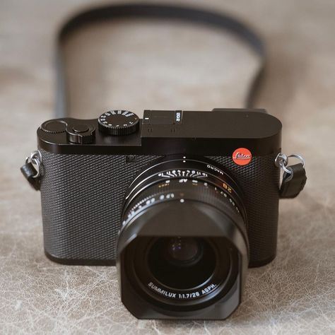 Wetzlar.com Leica Collector on Instagram: “Leica Q2 First Impression Review.  I love love the new on/off switch, it’s so satisfying it deserves a paragraph of its own 😆 It is now…” Leica Q2, Leica Photography, I Love Love, Photo Grouping, So Satisfying, Own It, First Impression, Leica, Love Love