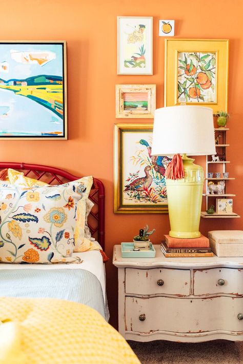 Happy Home Tour – Amanda Louise’s cheerful condo – Jill Sorensen Orange Bedroom Walls, Brand Interior, Orange Rooms, Orange Home Decor, Bedroom Orange, Yellow Bedroom, Orange House, Orange Walls, Nighty Night