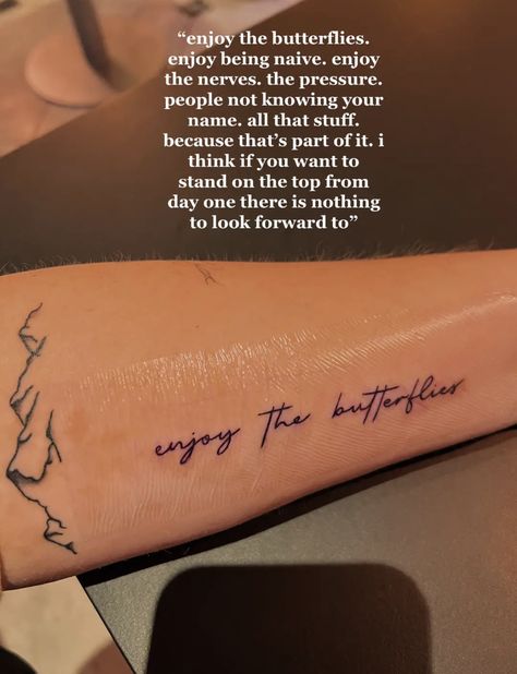 Daniel Ricciardo Tattoo, Small Quote Tattoos, Nagellack Trends, Small Pretty Tattoos, Petite Tattoos, Getting A Tattoo, Tattoos For Black Skin, Pretty Tattoos For Women, Dope Tattoos For Women