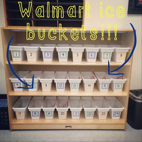 Walmart ice buckets turned into student independent book bins!!!! Only $1.88 each! Classroom Library Organization, Student Storage, Stars Classroom, Book Bins, Library Organization, Class Organization, Classroom Organisation, Classroom Storage, Ways To Organize