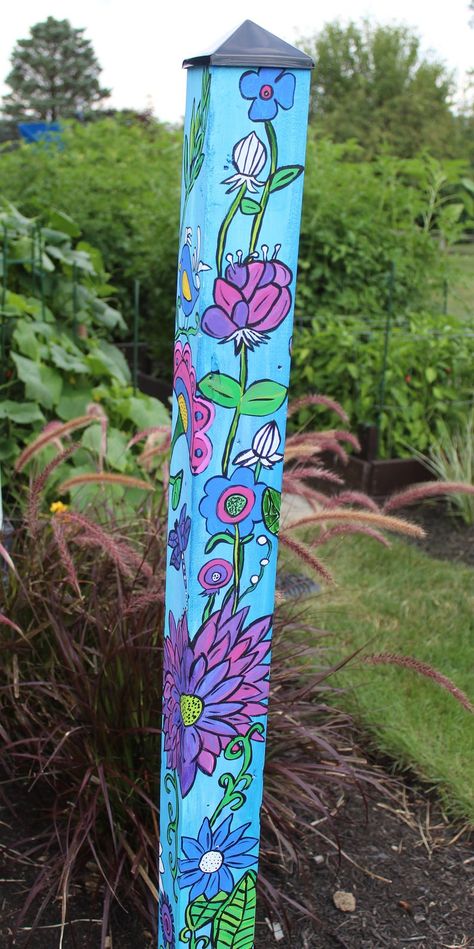 Totem Poles Diy, Garden Totem Poles, Peace Pole Diy, Diy Yard Art, Peace Poles, Garden Memorial, Peace Pole, Garden Totem, Unique Garden Art