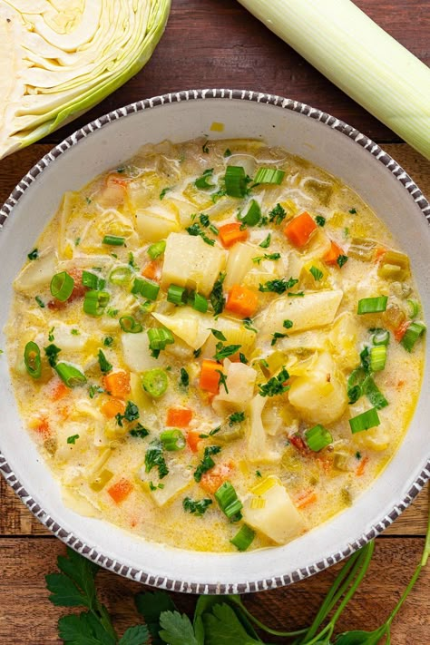 Potato and Cabbage Soup Potato Cabbage Soup, Potato And Cabbage Soup, Potato And Cabbage, Cabbage Potato Soup, Potato Cabbage, Garlic Pasta Recipe, Creamy Garlic Pasta, Bacon Cauliflower, Closet Cooking