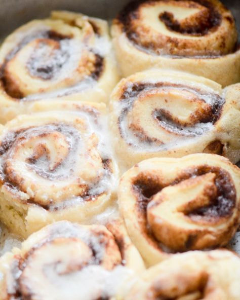 Weight Watcher's Cinnamon Rolls - Recipe Diaries 2 Ingredient Dough, Fudge Caramel, Butter Roll, Weight Watchers Recipes Desserts, Weight Watchers Breakfast, Ww Desserts, Pumpkin Butter, Weight Watchers Desserts, Cinnamon Rolls Recipe