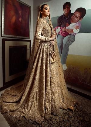 Lady Love – LAAM Golden Bridal Dress, Hsy Bridal Collection, Dresses For Walima, Hsy Bridal, Bridal Dresses For Barat, Shaadi Aesthetic, Wedding Wear Pakistani, Bridal Anarkali, Golden Gown