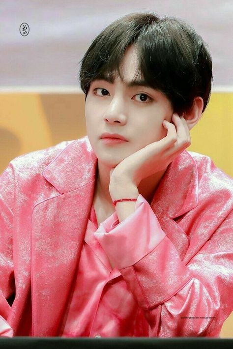 Jhope Cute, Taehyung Photoshoot, Kim Taehyung Funny, Kim Taehyung Wallpaper, Bts Korea, V Taehyung, Bts Twt, Bts Boys, Bts V