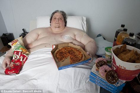 best customer Weight Problems, Uk Photos, Eat Fat, Fat Man, People Eating, Big Meals, Calories A Day, Boys Who, Cool Things To Make