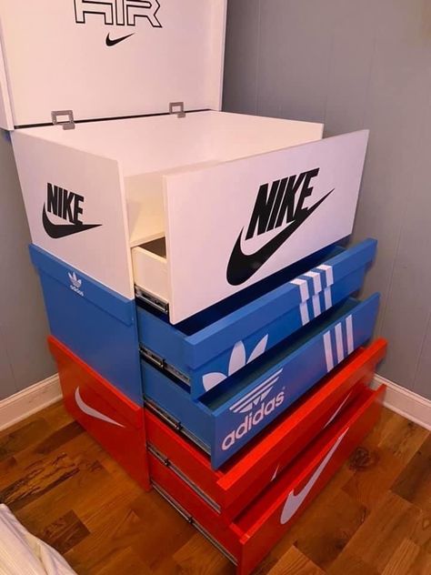 Sneakerhead Room, Shoe Box Storage, Mens Bedroom Decor, Basketball Room, Hypebeast Room, Mens Bedroom, Future Apartment Decor, Cute Bedroom Decor, Furniture Plans Free