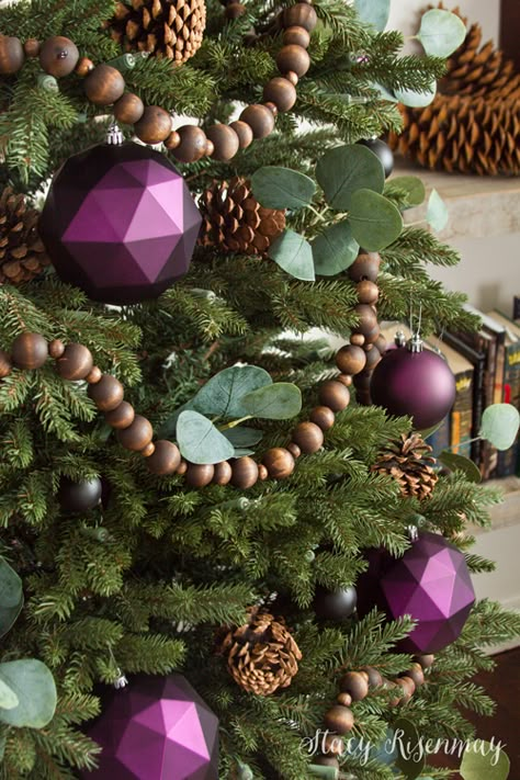 Purple ornaments #christmasdecor #purpledecor #plumornaments #purplechristmas #modernchristmastree #christmastree Plum Christmas, Purple Christmas Tree, Christmas Tree Decorating Themes, Modern Christmas Tree, Gold Christmas Decorations, Simple Christmas Decor, Ribbon On Christmas Tree, Christmas Tree Inspiration, Purple Christmas