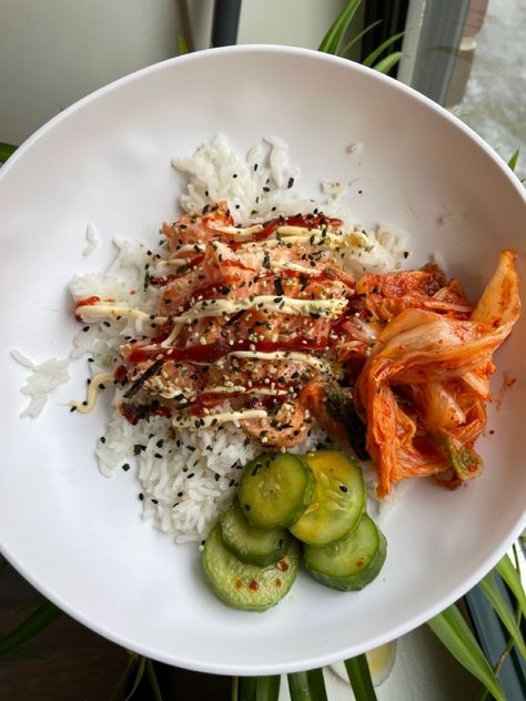 Emily Mariko Salmon Bowl, Healthy Asian Meals, Meals Aesthetic, Emily Mariko, Aesthetic Lunch, Taekook Fanart, Healthy Plates, Salmon Bowl, Sushi Bowl