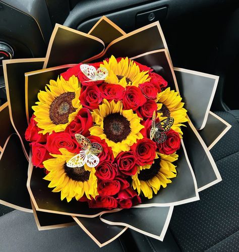 Red Rose And Sunflower Bouquet, Sunflower And Roses Bouquet, Rose And Sunflower Bouquet, Roses And Sunflowers Bouquet, Sunflowers With Roses, Red Roses And Sunflowers, Sunflowers And Roses, Birthday Flowers Bouquet, Flower Gift Ideas