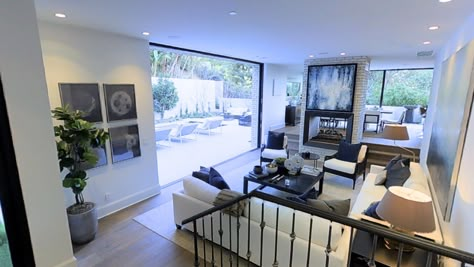 Hollywood Hills Celebrity Home. Matterport Hollywood Hills, Hidden Hills Matterport, Matterport Los Angeles, Matterport House, Celebrity Home, Usa House, Diy Window Treatments, 3d House, 3d Tour