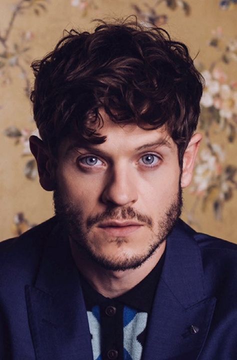 Iwan Rheon Ramsey Bolton, Iwan Rheon, Suit And Tie