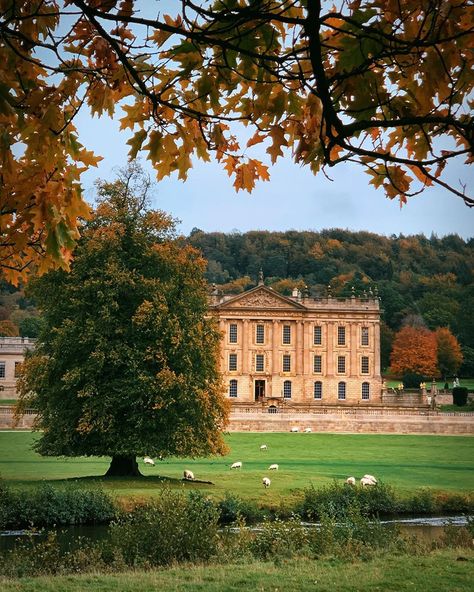 Regency Aesthetic, Cosy Aesthetic, Crunchy Leaves, Country Estates, Chatsworth House, Countryside House, English Country House, Going On Holiday, Stately Home