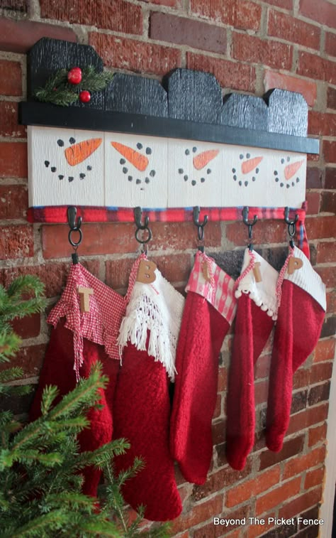 Snowman Stocking, Christmas Crafts To Sell, Make A Snowman, Wooden Christmas Decorations, Stocking Holder, Stocking Hanger, Christmas Wood Crafts, Snowman Crafts, Picket Fence