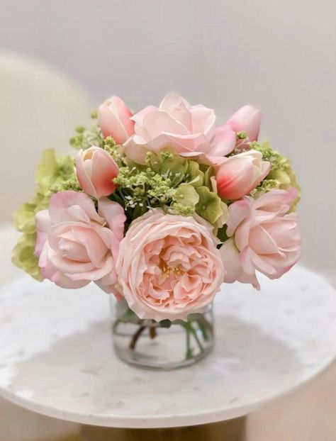 This elegant real touch flower arrangement design features large real touch English rose, real touch baby pink roses mix with real touch pink tulip, finest silk hydrangea. The arrangement looks beautiful and realistic that one cannot tell the different with fresh flower arrangement. The vase is filled with faux water inside so it can keep all pieces in place. This romantic style is used for both classic and contemporary home decor, interior design, staging such as hotel, restaurant or all occasi Peonies Flower Arrangement, Peony Flower Arrangements, Rose Centerpiece, Pink Flower Arrangements, Pink Centerpieces, Rose Flower Arrangements, Flower Arrangement Designs, Flower Wall Wedding, Rose Centerpieces