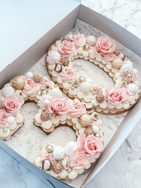 Number Cake 50 Birthday Ideas, Rose Gold Number Cake, Cake Numbers Ideas, 30 Number Cake, Number Cake 30, 70th Birthday Cupcakes, 30th Birthday Cake For Women, 60 Cake, 24th Birthday Cake