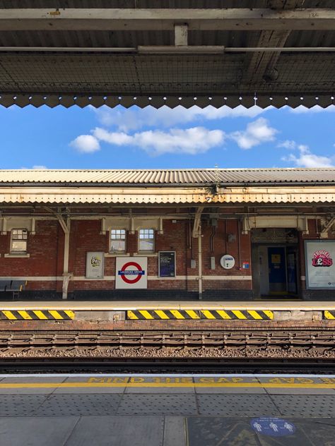 Busy Train Station, Train Platform Aesthetic, Platforms Aesthetic, Train Platform, Train Station, Transportation, Train, Outdoor Decor, Travel