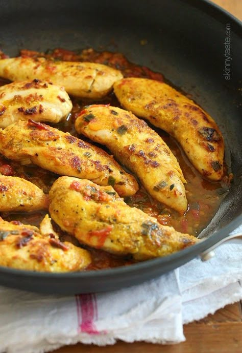 This quick and easy chicken dish is also #paleo friendly and the kids love it! Sazon Chicken, Chicken Skinnytaste, Homemade Sazon, Skinnytaste Chicken, Sazon Recipe, Kid Friendly Chicken Recipes, Healthy Skillet, Blackening Seasoning, Sazon Seasoning