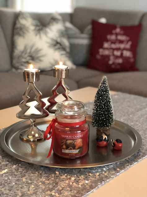 Yankee Aesthetic, Yankees Aesthetic, Yankee Candle Christmas, Christmas Memories, Candle Aesthetic, Christmas Memory, Yankee Candle, Christmas Designs, Outdoor Christmas Decorations