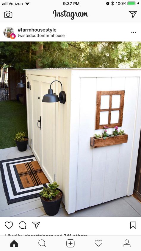 Pool Outhouse, Outdoor Laundry Rooms Shed, Outdoor Laundry Rooms, Outdoor Laundry, Ugly Things, Outdoor Garage, Shed Makeover, Pool Shed, Hiding Ugly