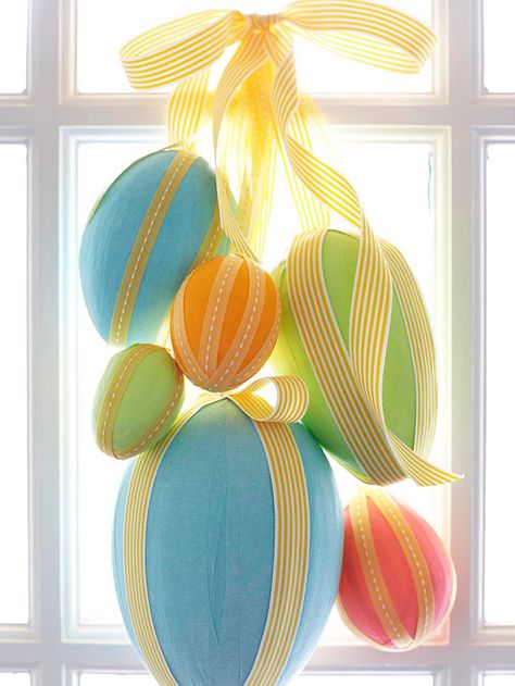 Easter Egg Clusters Diy Osterschmuck, Spring Door Decoration, Egg Decoration, Easter Door Decor, Easy Easter Decorations, Easter Door, Easter Decorations Outdoor, Spring Door, Easter Time