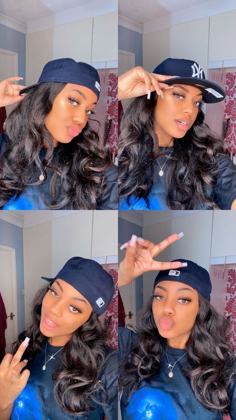 Fitted Cap Outfit Women, New Era Cap Outfit Woman Style, Snapback Hat Outfit For Women, Girls In Fitted Hats, New Era Hat Outfit Women, New Era Hat Outfit, New Era Cap Outfit Woman, Snapback Hat Outfit, Fitted Hat Outfit Black Women