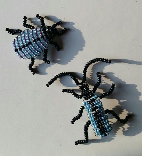 Pony Bead Jewelry, Beaded Bugs, Beaded Dragonfly, Seed Bead Jewelry Patterns, Seed Bead Crafts, Beaded Spiders, Bead Weaving Patterns, Beaded Jewelry Tutorials, Beaded Animals