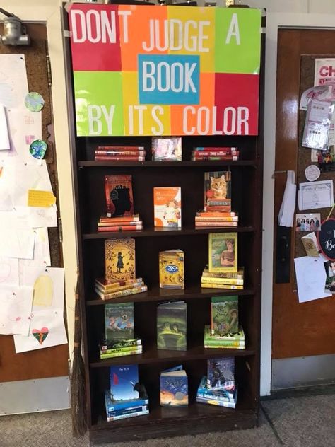 Book By It's Color Display Color Sorted Bookshelf, Books We’ve Read Display, Teacher Book Recommendations Display, Library New Books Display, New Book Display Elementary Library, Display Bookcase, Color Display, Library Displays, Book Display