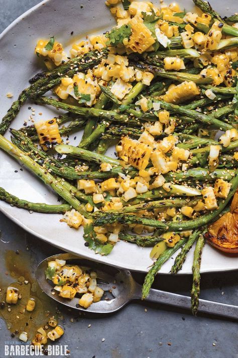 Charred Lemon, Asparagus Chicken, Sesame Seeds Recipes, Grilled Asparagus Recipes, Corn Chicken, Asparagus Recipes, Bacon On The Grill, Summer Vegetables, Chicken Asparagus