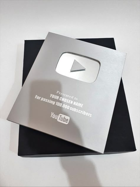 Youtube Plaque, Youtube Vision Board, Logo Real Madrid, Youtube Success, Goal Board, Youtube Channel Ideas, Career Vision Board, Vision Board Goals, Play Button