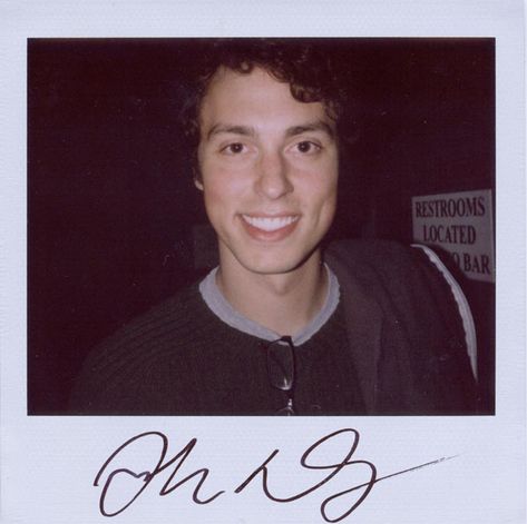 .John.Francis.Daley. Lance Sweets, John Francis Daley, Bones Tv Series, Booth And Bones, Booth And Brennan, Bones Tv Show, Freaks And Geeks, Emily Deschanel, Hot Actors