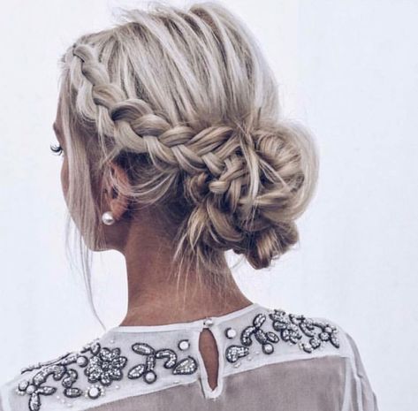 The perfect braided updo: teased, messy side braid fading into a low bun. Love this updo for any occasion, especially for a wedding or prom. Easy Updo Hairstyles, Hairstyle Idea, Up Dos For Medium Hair, Fishtail Braid, Braided Hairstyles Updo, Penteado Cabelo Curto, Wedding Hairstyles Updo, Short Hair Updo, Hoco Hair