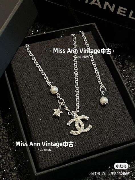 xiaohongshu chanel jewellery jewelry silver tone chain necklace star pearl diamond fashion accessory accessories high end luxury Chanel Jewellery, Star Pearl, Necklace Star, Chanel Necklace, Chanel Jewelry, Pearl Diamond, Diamond Fashion, Jewelry Silver, Silver Necklaces