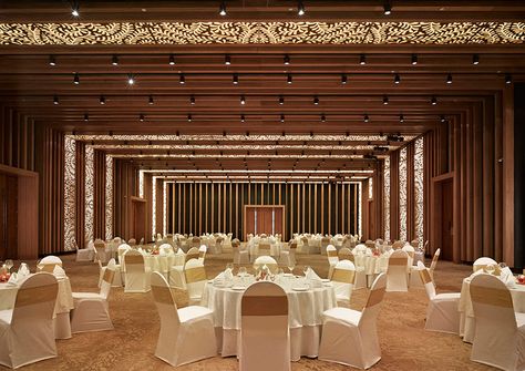 WOW architects: vivanta by taj hotel Column Decoration Ideas, Ballroom Design, Modern Column, Locker Closet, Column Decoration, Taj Hotel, Hotel Bedroom Design, Design Hall, Function Hall