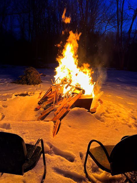 Fire In The Snow, Winter Bonfire Aesthetic, Fire In Snow, Snow And Fire Aesthetic, Christmas Bonfire, Smores Fire Aesthetic, When Your Sick, Toasting Marshmallows Campfire Aesthetic, Bonfire Aesthetic