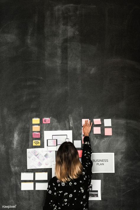 Leader in a startup company brainstorming using a blackboard | premium image by rawpixel.com / Felix Company Office Ideas, Office Lifestyle, Yellow Sticky Notes, Casual Meeting, Design Mockup Free, People Working Together, 2020 Vision, Digital Tablet, Branding Mood Board