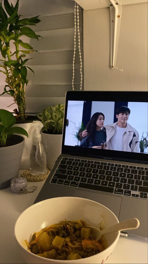 Watching Drama Aesthetic, Kdrama Aesthetics Laptop, Watching Kdrama Aesthetic, Watching Drama On Laptop, Watching Kdrama, Couples Eyes Contact, Insta Bio, Hugging Couple, Cool Instagram