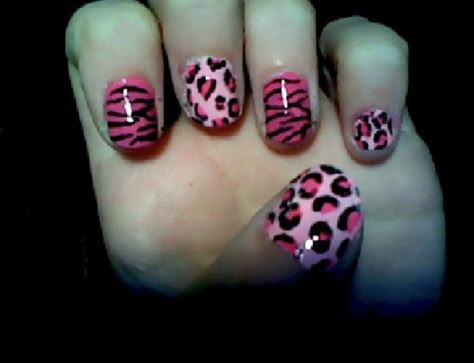 Print Nail Art, Nails Y2k, 2000s Pink, Punk Nails, Goth Nails, Y2k Nails, Really Cute Nails, Nails For Kids, Emo Scene