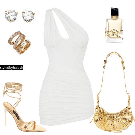 White dress gold accessories Summer Dress And Heels, Gold Brunch Outfit, White Outfits With Gold Accessories, White Dress Gold Heels Outfit, White And Gold Birthday Outfit, Gold Heel Outfit, White Dress Gold Accessories, White Dress Gold Heels, Gold Dress Accessories Ideas