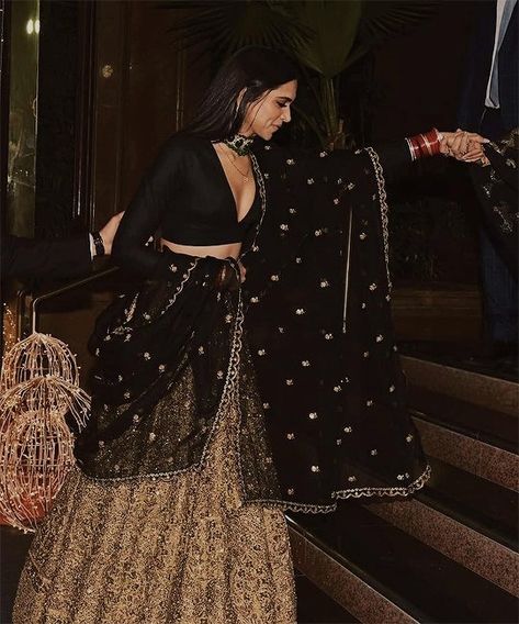 Black And Gold Lehenga, Golden Wedding Dress, Nepali Wedding, Wedding Fits, Eastern Wear, Black Lehenga, Indian Outfits Lehenga, Wedding Lehenga Designs, Indian Fashion Saree