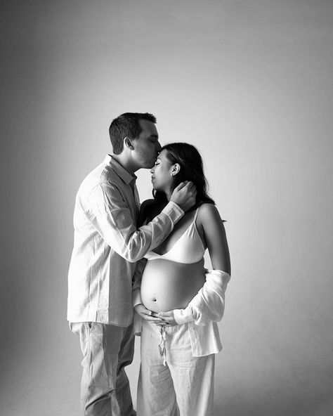 A cute little studio maternity session 🤍 Studio Maternity Shoot With Daughter, Studio Maternity Shoot Couple Casual, Stool Maternity Shoot, Casual Studio Maternity Shoot, Family Maternity Pictures Studio, Maternity Photography Ideas Studio, Studio Maternity Shoot With Toddler, Celebrity Maternity Shoot, Maternity Shoot Inspiration