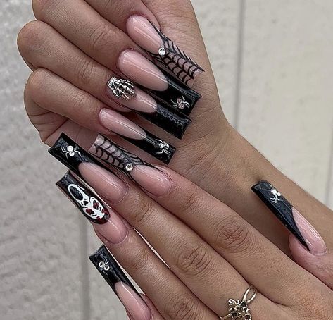 Halloween Decorations Creepy, Halloween Gel Nails, Cat Claw Nails, French Manicure Acrylic Nails, Black Halloween Nails, Horror Nails, Holloween Nails, Halloween Acrylic Nails, 2023 Halloween